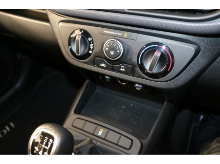 2024 Hyundai i10 DELUXE PLUS 1.0L PETROL HATCHBACK €19,895 thumbnail