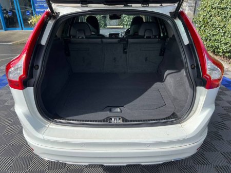 2017 Volvo XC60 - thumbnail 15