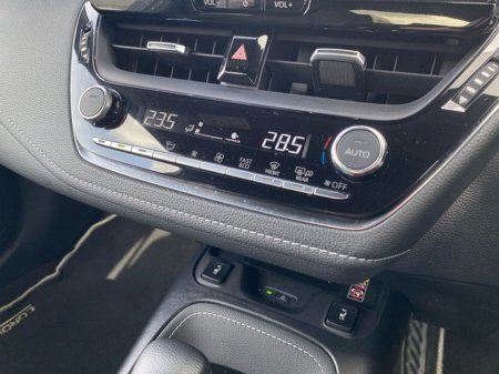 2025 Toyota Corolla - thumbnail 13