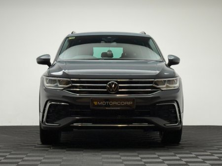 2023 Volkswagen Tiguan R-LINE TSI DSG €31,990 thumbnail