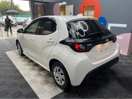2021 Toyota Yaris 2021 TOYOTA YARIS 1.5 HYBRID / 98K KMS / LANE ASSIST, REVERSE CAMERA & MORE €15,950