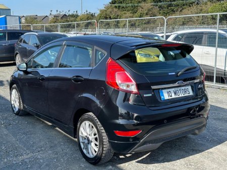 2016 Ford Fiesta - thumbnail 5