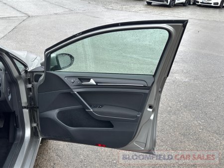 2013 Volkswagen Golf 1.4 AUTO , HIGHLINE // LOW MILEAGE €11,950 thumbnail