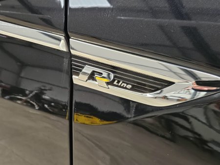 2020 Volkswagen Tiguan - thumbnail 2