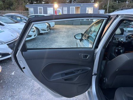 2016 Ford Fiesta - thumbnail 15