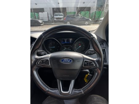 2015 Ford Focus - thumbnail 9