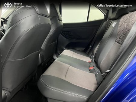 2022 Toyota Yaris Cross - thumbnail 7