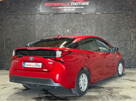 2020 Toyota Prius - thumbnail 4