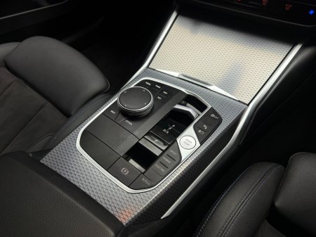 2024 BMW 3 Series - thumbnail 16