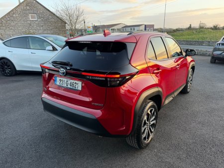 2023 Toyota Yaris Cross - thumbnail 3