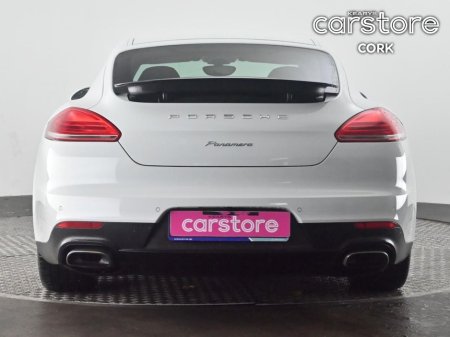 2016 Porsche Panamera Panamera €33,880