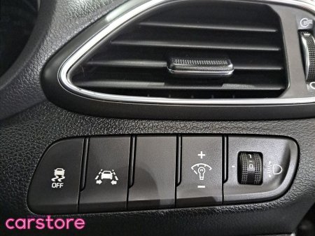 2019 Hyundai i30 - thumbnail 18