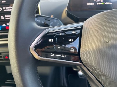 2025 Volkswagen ID.4 ID.4 PRO PLUS 77KWH 286HP €41,975 thumbnail