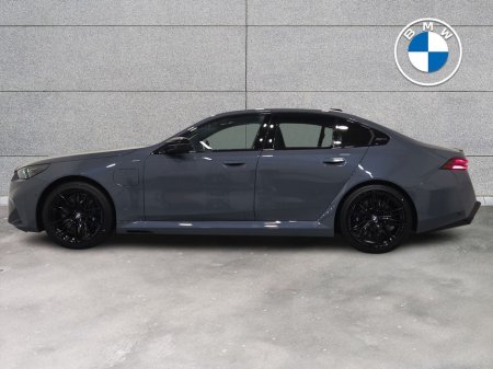 2026 BMW M5  thumbnail