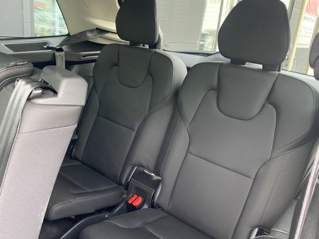 2025 Volvo XC90 - thumbnail 18