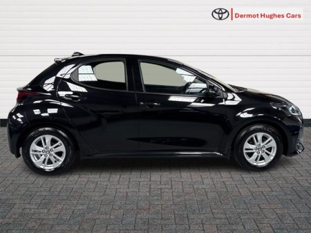 2022 Toyota Yaris - thumbnail 3