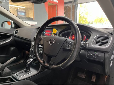 2016 Volvo V40 - thumbnail 9