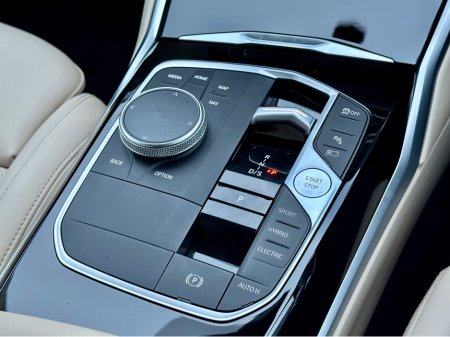 2024 BMW 3 Series 330e SPORT AUTO €40,950 thumbnail