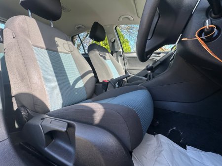 2011 Volkswagen Golf - thumbnail 6