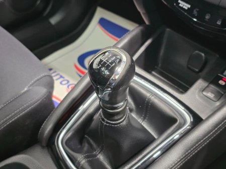 2017 Nissan Qashqai - thumbnail 30