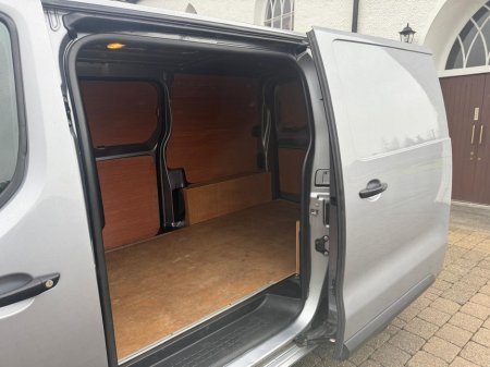 2022 Peugeot Expert Professional NO VAT!! 1.5 BlueHDi 100bhp €17,995 thumbnail