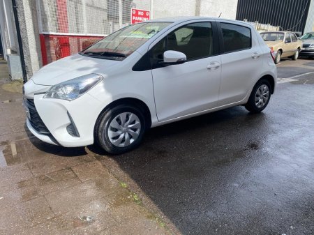 2018 Toyota Vitz - thumbnail 22