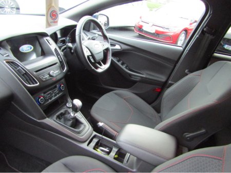 2018 Ford Focus 1.5 TDCI ST-LINE X 120PS 5DR thumbnail