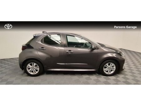 2022 Toyota Yaris - thumbnail 3