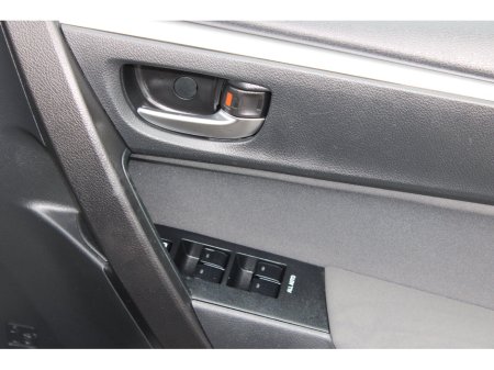 2017 Toyota Corolla - thumbnail 15