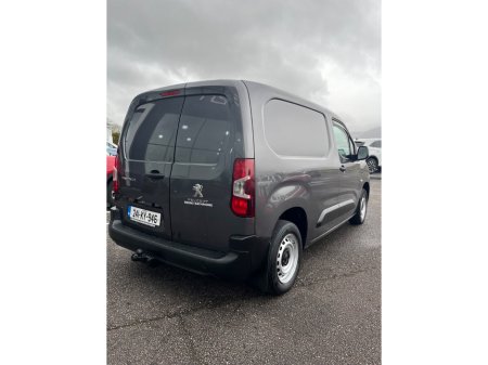 2024 Peugeot Partner  thumbnail