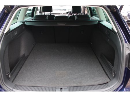 2019 Volkswagen Passat - thumbnail 18