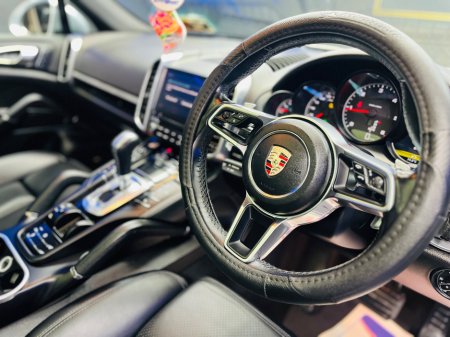 2018 Porsche Cayenne - thumbnail 19