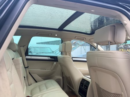 2016 Volkswagen Touareg - thumbnail 18