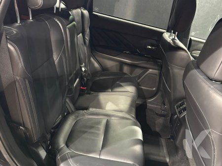 2020 Mitsubishi Outlander - thumbnail 12