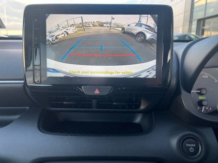 2025 Toyota Yaris - thumbnail 16