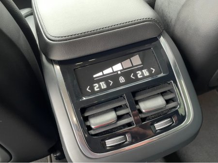 2023 Volvo XC60 - thumbnail 16