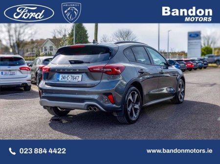 2024 Ford Focus - thumbnail 2