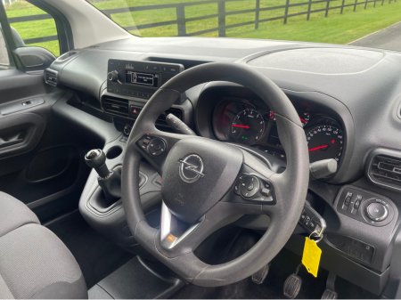 2021 Opel Combo - thumbnail 8