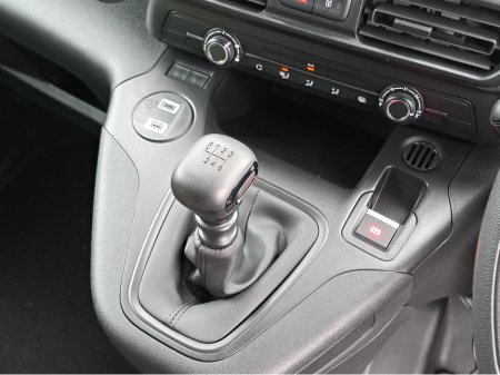 2026 Opel Combo SPORTIVE L1H1 1.5TD 100BHP **TOP SPEC** thumbnail