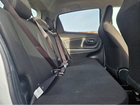 2020 Toyota Vitz - thumbnail 9