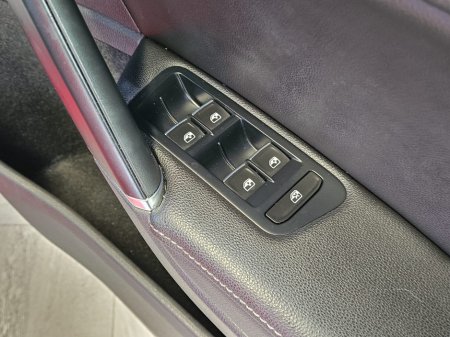 2017 Volkswagen Golf - thumbnail 6