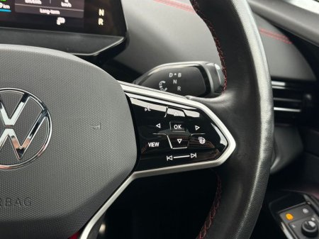 2025 Volkswagen ID.5 GTX thumbnail
