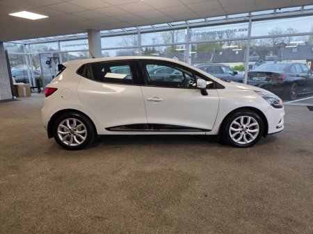 2019 Renault Clio - thumbnail 3