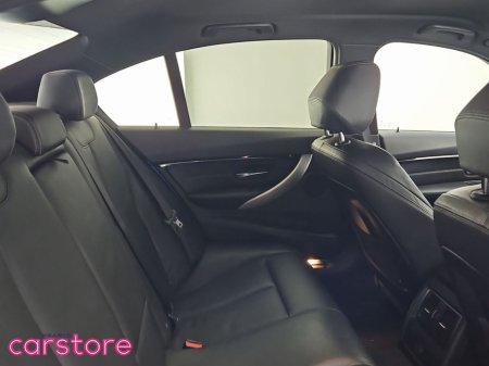 2016 BMW 3 Series - thumbnail 10