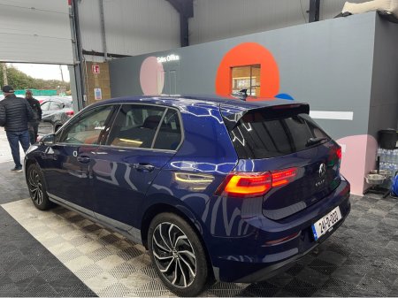 2024 Volkswagen Golf €32950! 2024 VOLKSWAGEN GOLF TDI ED ACTIVE ADVANCED PLATINUM 2.0 AUTOMATIC / CRUISE CONTROL / REVERSE CAMERA / HEATED SEATS / APPLE CARPLAY / AMBIENT LIGHTS / PADDLE SHIFTERS €32,950 thumbnail