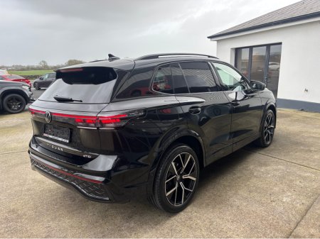 2025 Volkswagen Tiguan R-LINE ETSI S-A TSI DSG €49,900 thumbnail