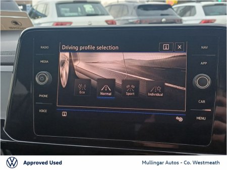 2023 Volkswagen T-Roc 2.0 TDI 116HP R-Line Black Ed €32,950 thumbnail