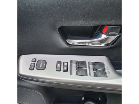 2020 Toyota Prius 1.8 Hybrid €25,950 thumbnail