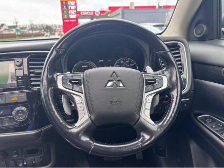 2017 Mitsubishi Outlander 2.0 GX5HS PHEV 200BHP // PAN SUNROOF // HIGH SPEC €13,995 thumbnail