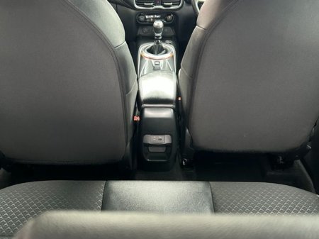 2025 Nissan Juke - thumbnail 9